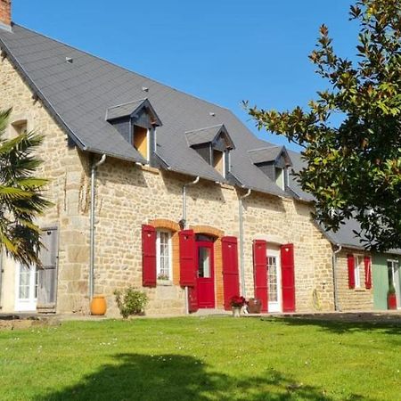 La Pichonniere Bed & Breakfast Isigny-le-Buat Ngoại thất bức ảnh
