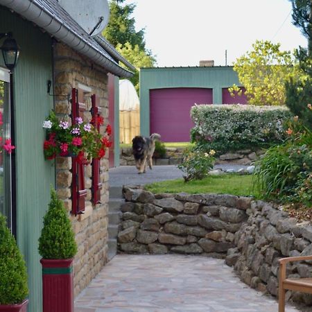 La Pichonniere Bed & Breakfast Isigny-le-Buat Ngoại thất bức ảnh