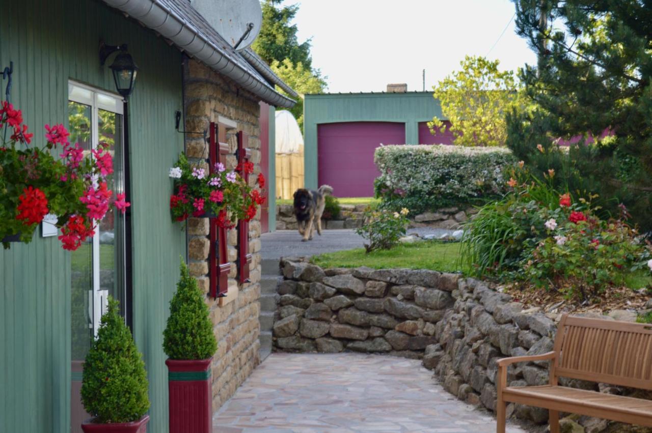 La Pichonniere Bed & Breakfast Isigny-le-Buat Ngoại thất bức ảnh