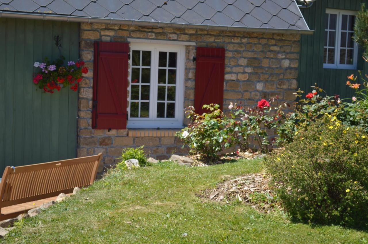 La Pichonniere Bed & Breakfast Isigny-le-Buat Ngoại thất bức ảnh