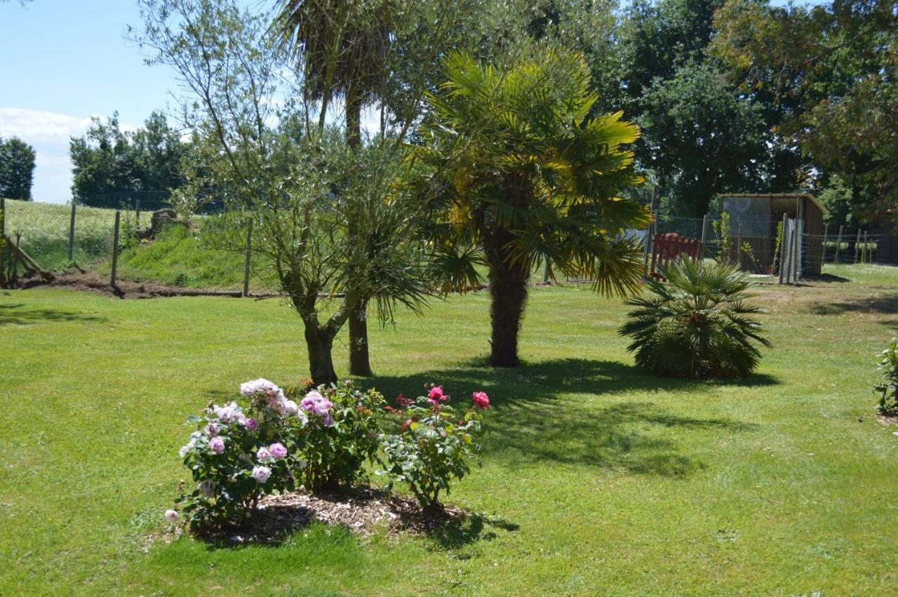 La Pichonniere Bed & Breakfast Isigny-le-Buat Ngoại thất bức ảnh